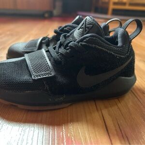 Nike Kids 8C Sneakers Black Velcro Paul George